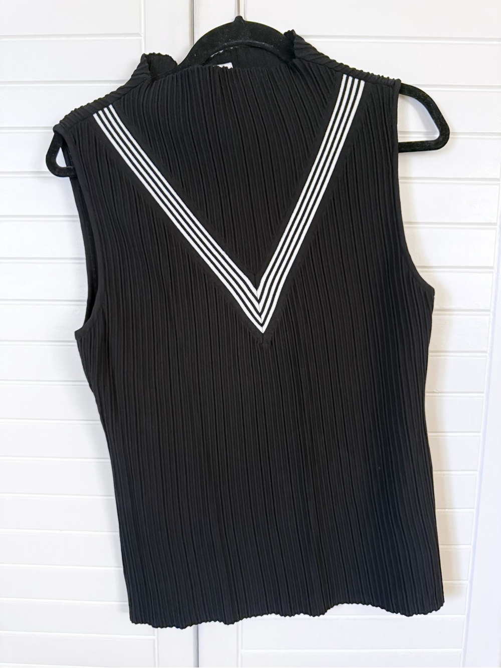 Malbon Ace Sleeveless Mockneck - Black Pleated/Stretchy Women’s Golf Tank Top XL